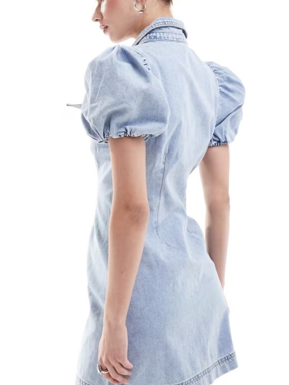 URBAN REVIVO esther bow detail mini denim dress in light blue wash - Picture 9 of 14
